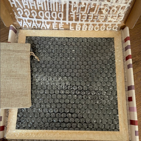 XO Sienna-NWT Felt Message Board - Picture 3 of 10